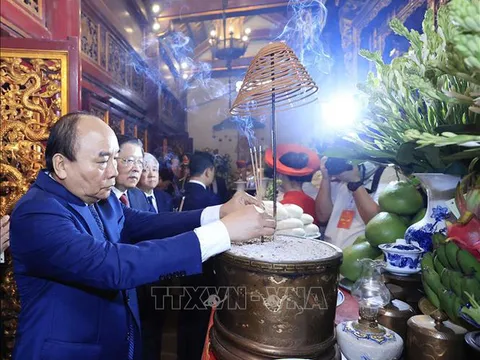 Long trọng tổ chức Lễ dâng hương tưởng niệm các Vua Hùng