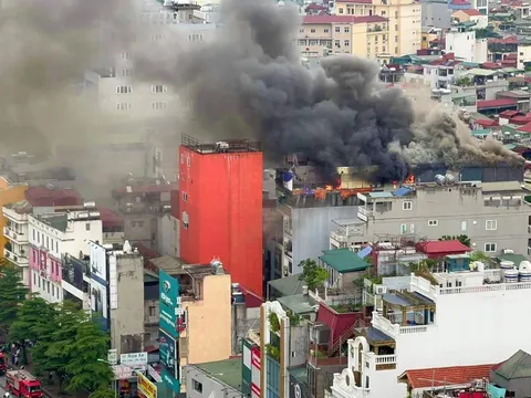 Hà Nội: Cháy căn nhà 8 tầng kinh doanh dịch vụ massage