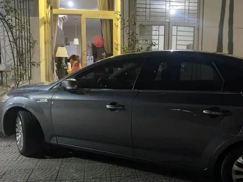 Thừa Thiên- Huế: Cán bộ sở Nội vụ bị tố đậu xe sai chỗ, đe dọa, thách thức người dân