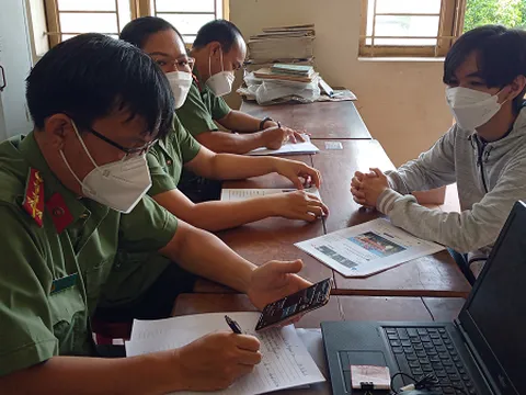 Bến Tre: Công an làm việc với thanh niên rao bán rạp hát trên Facebook