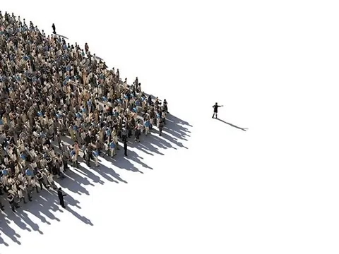 Tâm lý đám đông và 'cơn lên đồng tập thể'