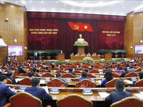 Ngày làm việc thứ tư Hội nghị Trung ương 5 khóa XIII