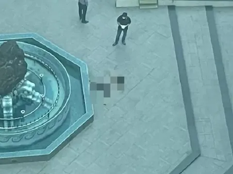 Hà Nội: Người đàn ông rơi từ tầng cao chung cư xuống tử vong