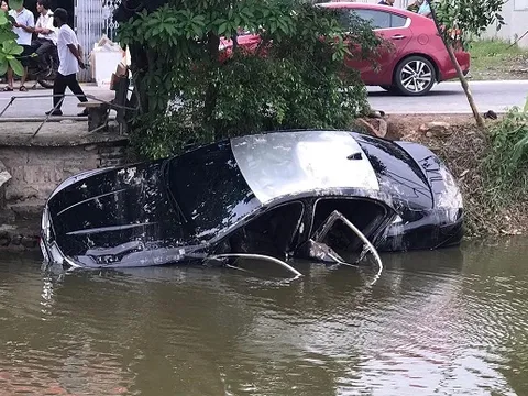 Hải Phòng: Ô tô lao xuống mương nước, Chủ tịch Hội Nông dân xã tử vong