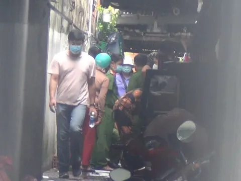 TP.HCM: Bé gái 8 tháng tuổi tử vong ngay cạnh mẹ trong phòng trọ, nghi bị sát hại