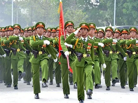 Sáng mãi tinh thần 'vì nước, vì dân, quên thân phục vụ'