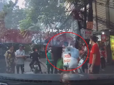 Hà Nội: Công an vào cuộc điều tra vụ nữ tài xế bị hành hung sau va chạm giao thông