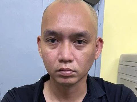 Tài xế ô tô nổ súng uy hiếp khi bị nhắc di chuyển tránh tắc đường