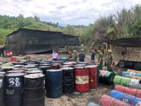 Nghệ An: Phát hiện cơ sở tái chế dầu nhớt thải trái phép