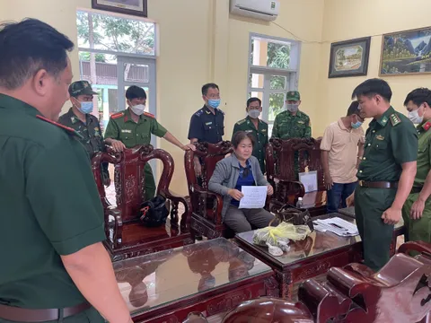 Bắt giữ người phụ nữ vận chuyển trái phép hơn 1,1kg vàng qua biên giới