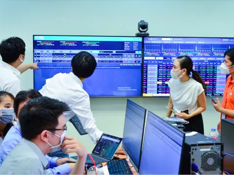 UBCKNN khuyến cáo nhà đầu tư cẩn trọng với hội nhóm mạng xã hội