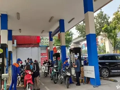 Giảm thuế xăng dầu là cấp bách hơn bao giờ hết