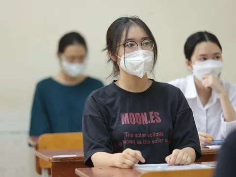 Bộ GD-ĐT khẳng định không lộ đề Văn, đang xác minh về đề thi Toán