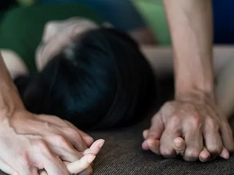 Khởi tố đối tượng chặn xe, hiếp dâm người đi đường ở Hà Nội