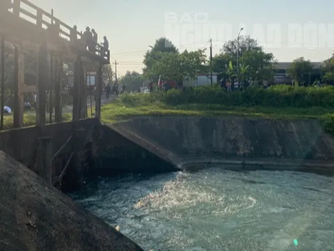 TP.HCM: Phát hiện thi thể bị trói tay, chân dưới kênh ở quận 12