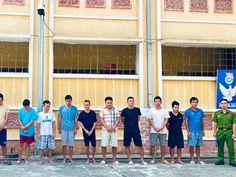 Bắt quả tang 14 đối tượng rủ nhau sát phạt trên chiếu bạc ở Lạng Sơn