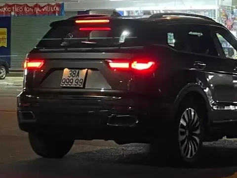 Xử phạt 16 triệu đồng chủ xe gắn biển ô tô giả ngũ quý 9 đi 'cho oai'