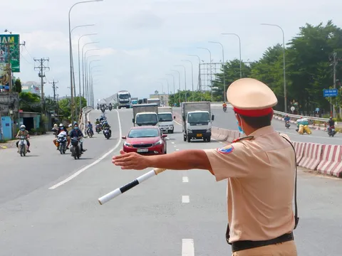 CSGT được dừng xe trên đường làng khi nào?