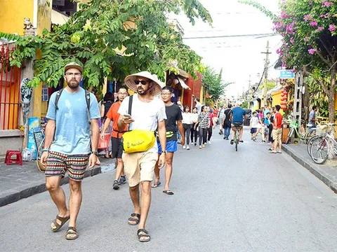 Nghiên cứu xây dựng chính sách xuất nhập cảnh để thu hút du lịch quốc tế