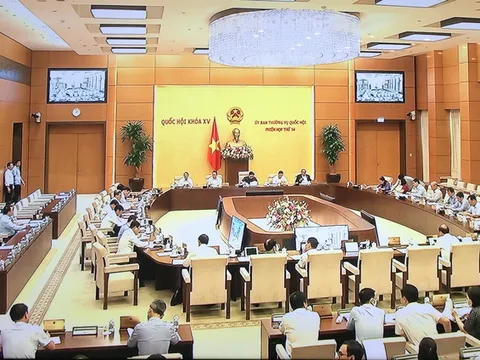 Bế mạc phiên họp thứ 14 của Ủy ban Thường vụ Quốc hội