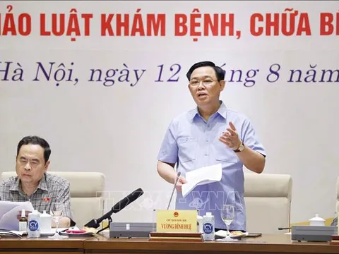 Chủ tịch Quốc hội dự Tọa đàm về dự thảo Luật Khám bệnh, chữa bệnh (sửa đổi)