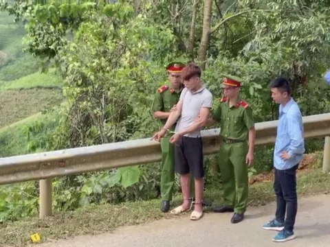 Bắt đối tượng cướp tài sản của bé gái 9 tuổi bán hoa quả ven đường ở Sơn La