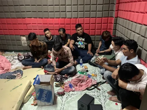 Bình Dương: Bắt quả tang hơn 20 nam, nữ sử dụng ma túy tại căn nhà trọ