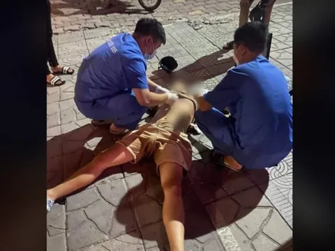Điều tra vụ nam thanh niên bị đâm gục trên phố Hà Nội
