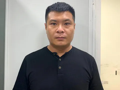 Triệu tập người đàn ông khống chế, đánh đập vợ cũ