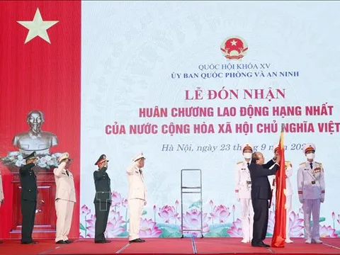 Tiếp tục hoàn thiện cơ sở pháp lý để triển khai các chiến lược bảo vệ Tổ quốc