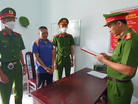 Mâu thuẫn trong lúc uống rượu, con trai đâm cha ruột tử vong