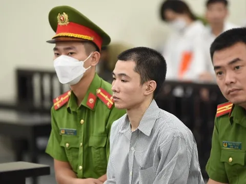 Tuyên tử hình kẻ đóng đinh vào đầu bé gái 3 tuổi