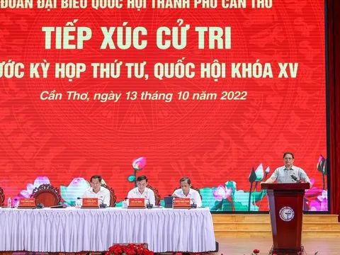 Thủ tướng Phạm Minh Chính trả lời cử tri về vấn đề xăng dầu