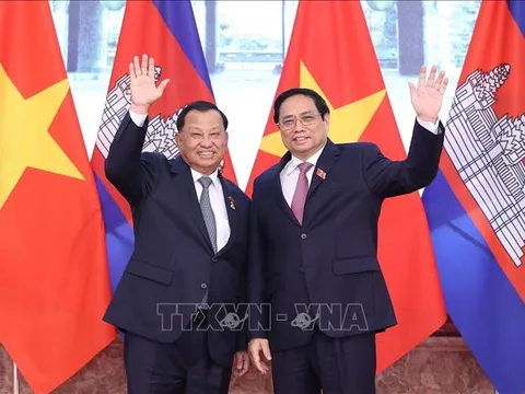 Thủ tướng Phạm Minh Chính hội kiến Chủ tịch Thượng viện Campuchia
