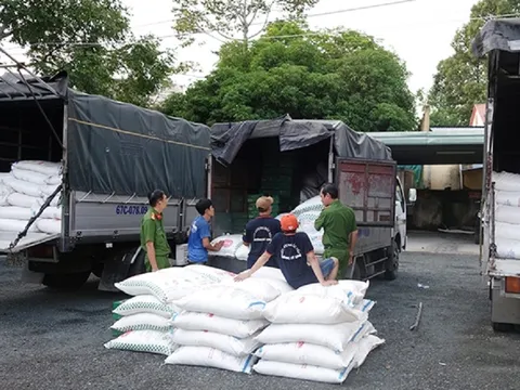 Khởi tố người phụ nữ buôn lậu đường cát ở An Giang