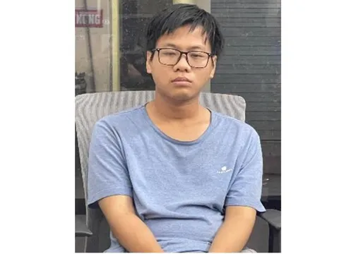 Bắt nhân viên trộm 12 máy tính của công ty mang đi cầm cố