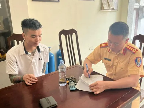 Bắt đối tượng có lệnh truy nã nguy hiểm lẩn trốn khu vực sông Hồng