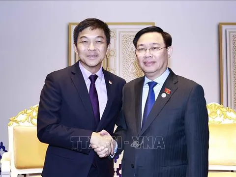 Chủ tịch Quốc hội Vương Đình Huệ gặp lãnh đạo quốc hội, nghị viện các nước