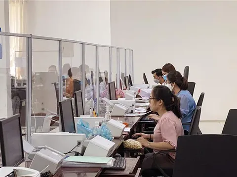 Khắc phục những tồn tại, hạn chế của pháp luật trong giải quyết thủ tục hành chính cho người dân