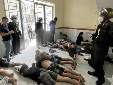 Giải cứu 14 cô gái bị giam giữ ép bán dâm ở Đồng Nai