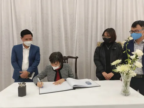 Đoàn Hội Luật gia Việt Nam viếng nguyên Tổng Bí thư, Chủ tịch Trung Quốc Giang Trạch Dân