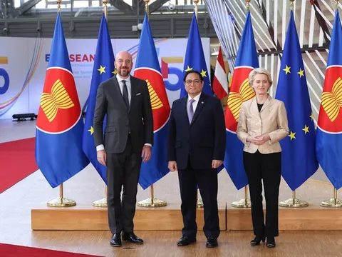 Thủ tướng Phạm Minh Chính bắt đầu các hoạt động tại Hội nghị Cấp cao ASEAN - EU