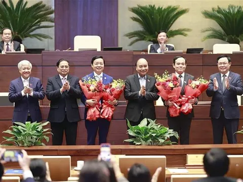 Quốc hội phê chuẩn bổ nhiệm hai Phó Thủ tướng Trần Lưu Quang và Trần Hồng Hà