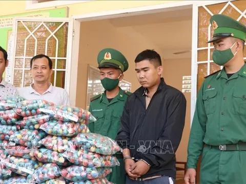 Long An: Bắt giữ đối tượng vận chuyển 28kg pháo lậu