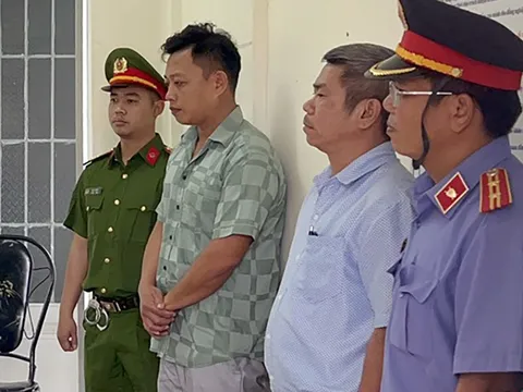 Khởi tố, bắt tạm giam phó chánh văn phòng huyện ở Khánh Hòa vì nhận hối lộ