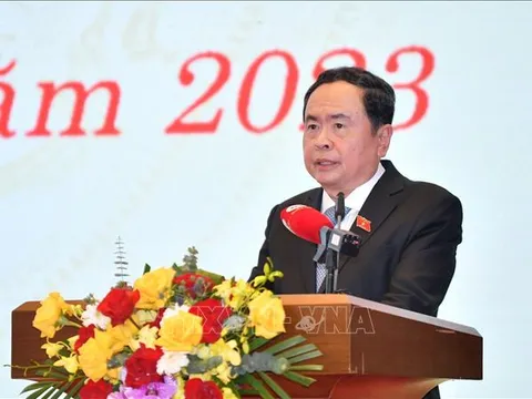 Tạo điều kiện thuận lợi về chính sách, pháp luật với người Việt Nam ở nước ngoài