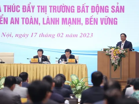 Thủ tướng: Thị trường bất động sản phải hài hoà lợi ích giữa Nhà nước, người dân, doanh nghiệp