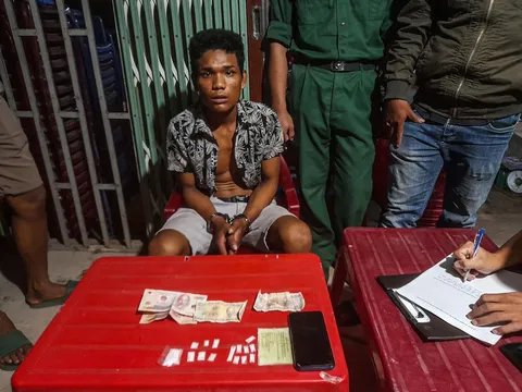 Sóc Trăng: Bắt quả tang đối tượng tàng trữ trái phép chất ma túy