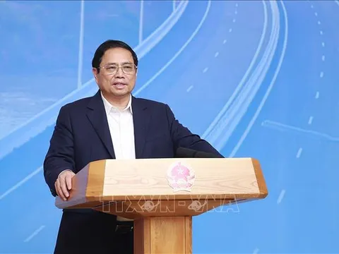 Thủ tướng Phạm Minh Chính: Phải chấm dứt tình trạng chia nhỏ gói thầu, thông thầu, bán thầu