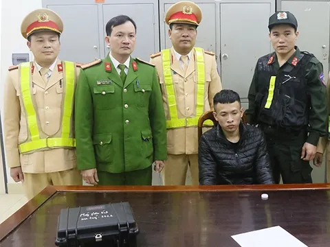 Bắt quả tang đối tượng vận chuyển trái phép 1.000 viên ma túy tổng hợp